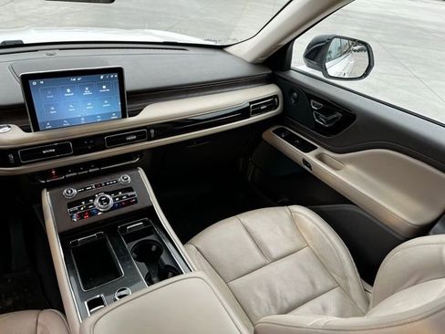 Used 2023 Lincoln Aviator Reserve w/ Equipment Group 201A image 16