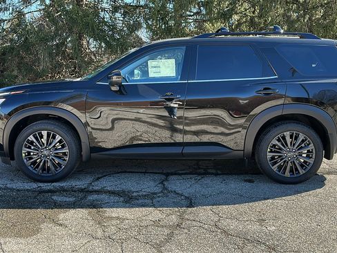 New 2026 Nissan Pathfinder SL w/ SL Premium Package AWD/4WD image 14