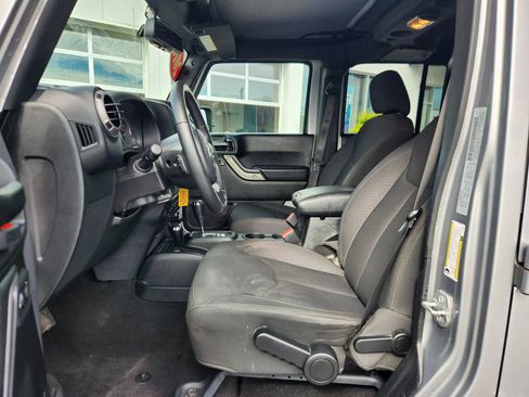 Used 2018 Jeep Wrangler Unlimited Sport S image 22