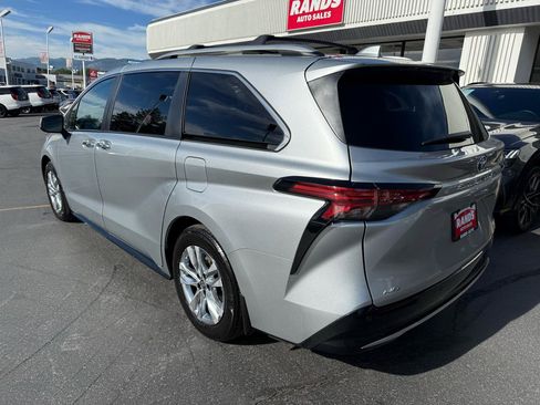 Used 2024 Toyota Sienna Limited AWD/4WD image 8