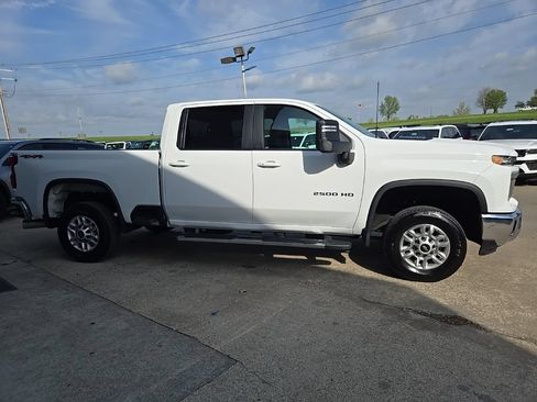 Used 2025 Chevrolet Silverado 2500 LT w/ Convenience Package AWD/4WD image 13