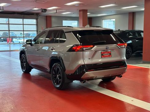 Certified 2022 Toyota RAV4 SE w/ Convenience Package AWD/4WD image 5