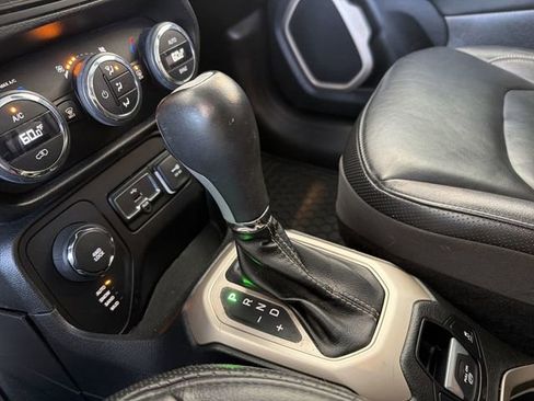 Used 2017 Jeep Renegade Limited image 27