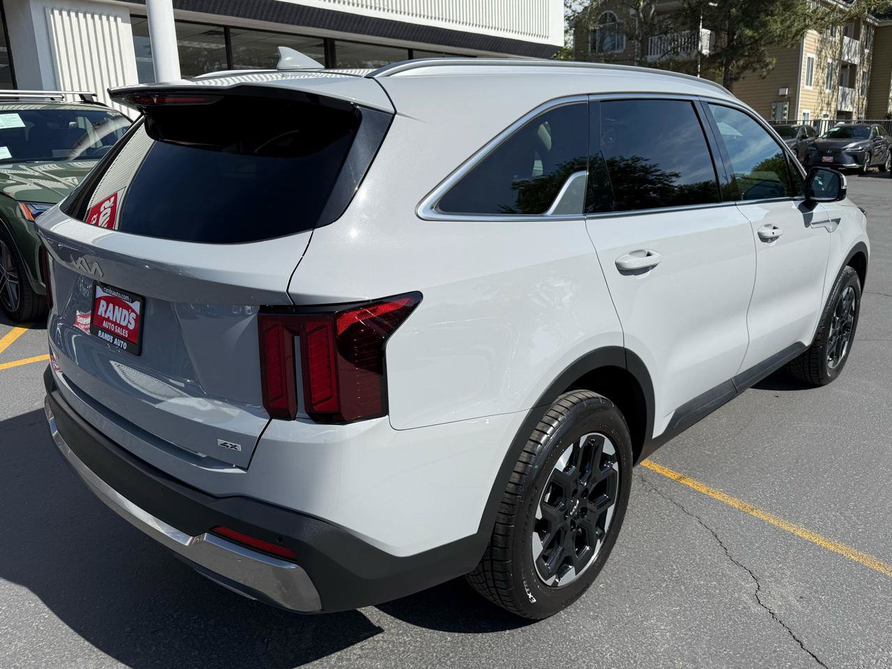 Used 2025 Kia Sorento S w/ Panoramic Sunroof Package AWD/4WD image 7