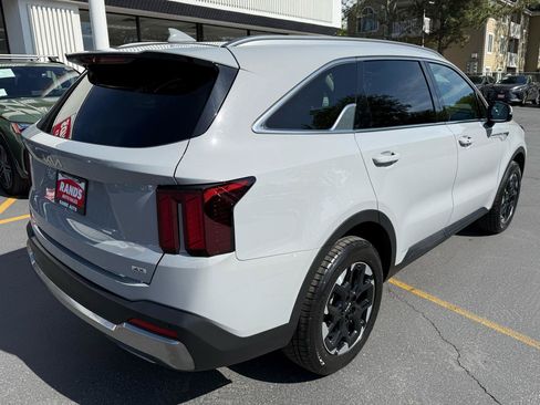 Used 2025 Kia Sorento S w/ Panoramic Sunroof Package AWD/4WD image 7