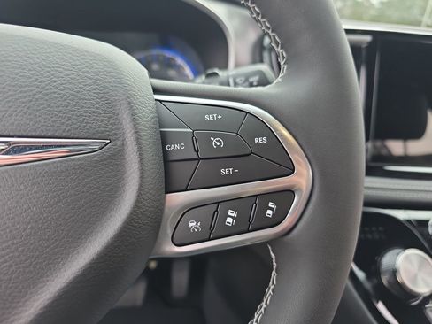 New 2026 Chrysler Pacifica Select image 20