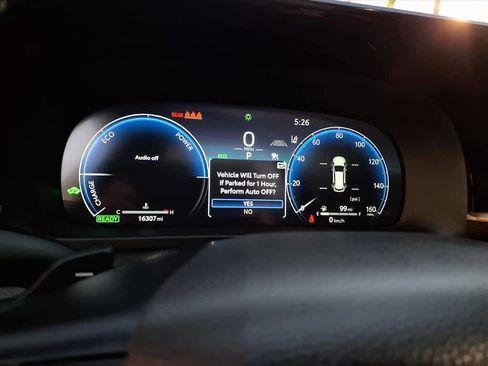 Certified 2025 Toyota Crown Signia image 13