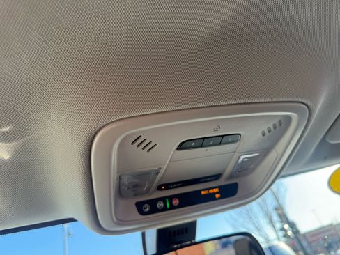 Used 2019 Chevrolet Traverse LT image 26