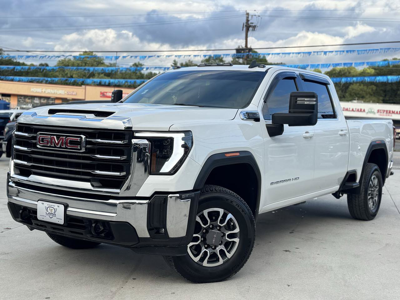 Used 2024 GMC Sierra 2500 SLE w/ SLE Value Package; AWD/4WD image 3