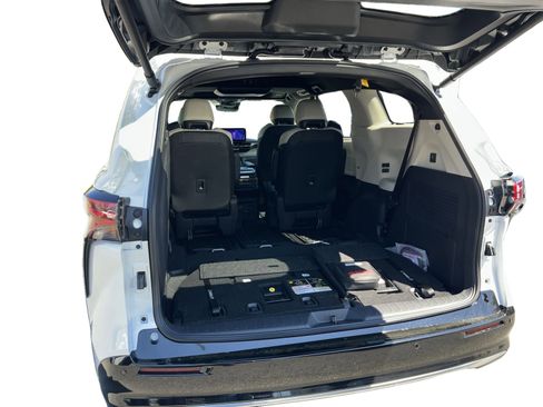 New 2026 Toyota Sienna Platinum image 20