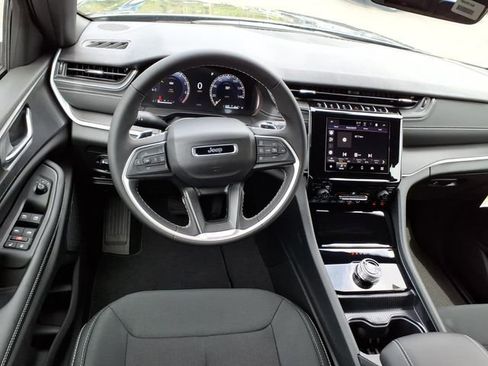 New 2026 Jeep Grand Cherokee Laredo AWD/4WD image 13