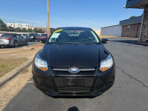 Used 2013 Ford Focus SE FWD image 2