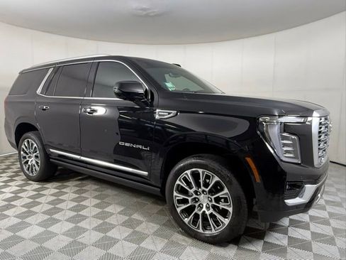 Used 2025 GMC Yukon Denali w/ Denali Reserve Package AWD/4WD image 10