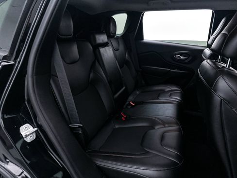 Used 2022 Jeep Cherokee Trailhawk w/ Comfort/Convenience Group image 30