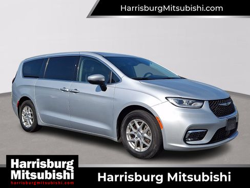 Used 2023 Chrysler Pacifica Touring-L FWD image 1