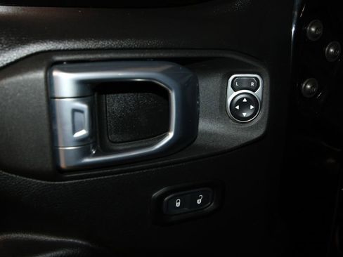 Used 2021 Jeep Wrangler Sport S image 6