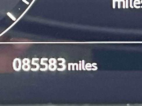 Used 2019 Land Rover Range Rover Sport SE image 26