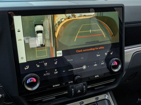 Used 2025 Lexus GX 550 w/ Accessory Package (CT) image 82