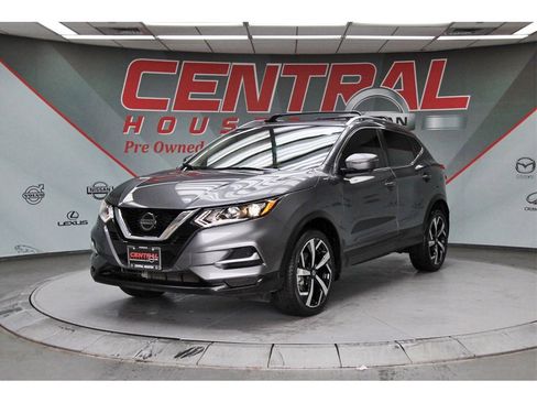 Certified 2022 Nissan Rogue Sport SL image 2