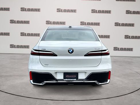 Used 2025 BMW 740i xDrive AWD/4WD image 4