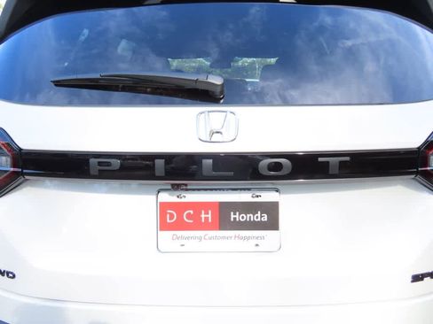 New 2026 Honda Pilot Sport image 7