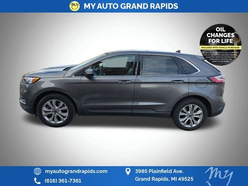 Used 2022 Ford Edge Titanium image 4