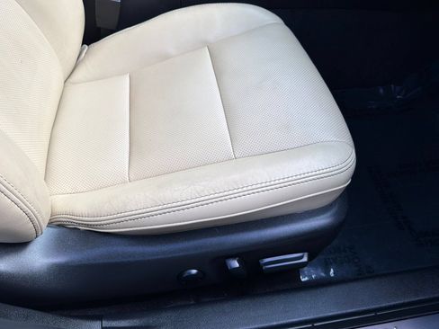 Used 2016 Toyota Avalon Limited FWD image 22