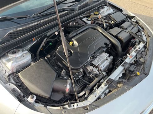 Used 2022 Chevrolet Malibu LT image 11