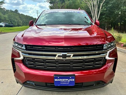 Used 2022 Chevrolet Suburban RST w/ Sport Performance Package RWD image 2