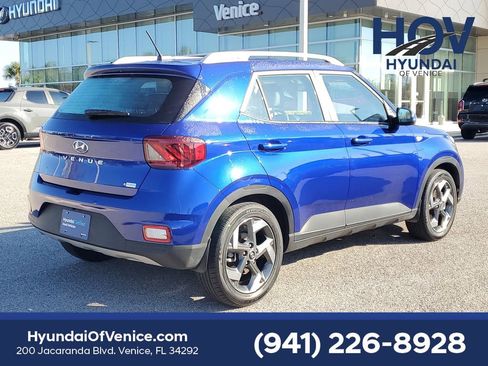 Certified 2023 Hyundai Venue Limited image 5