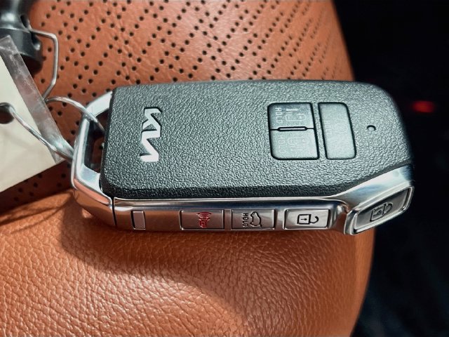 Used 2024 Kia Carnival SX Prestige FWD image 33
