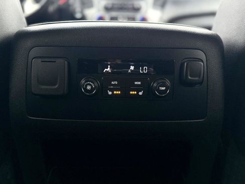 Used 2016 GMC Yukon SLT image 16