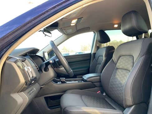 Used 2025 Nissan Pathfinder SV image 29