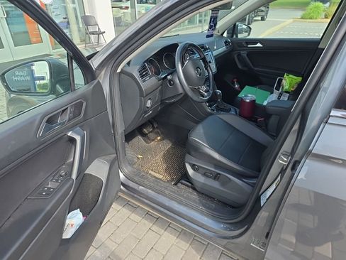 Used 2019 Volkswagen Tiguan SE w/ Panoramic Sunroof Package AWD/4WD image 15