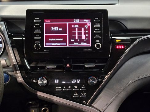 Used 2021 Toyota Camry LE image 16