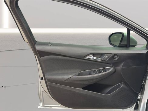 Used 2017 Chevrolet Cruze LS FWD image 18