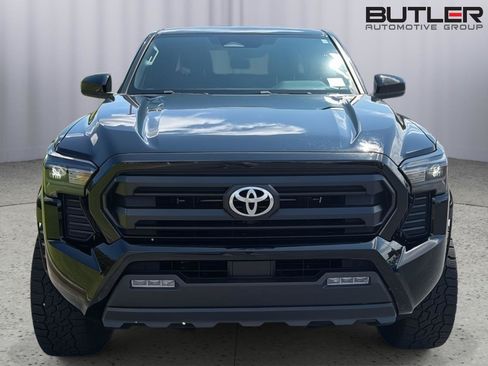 Used 2024 Toyota Tacoma SR5 RWD image 9