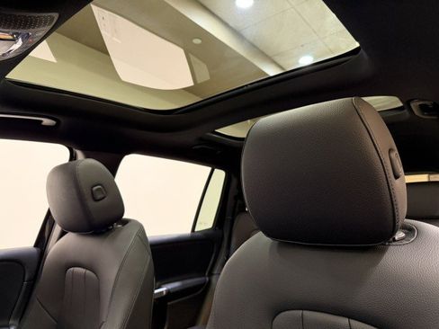 Certified 2024 Mercedes-Benz GLB 250 image 16