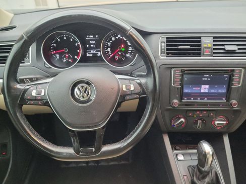 Used 2017 Volkswagen Jetta SE FWD image 22
