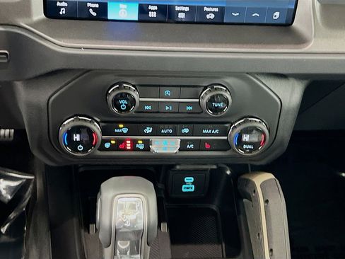 New 2025 Ford Bronco Badlands image 9