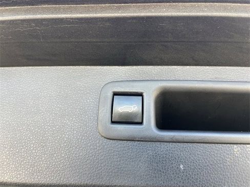 Used 2023 Toyota Highlander LE image 34