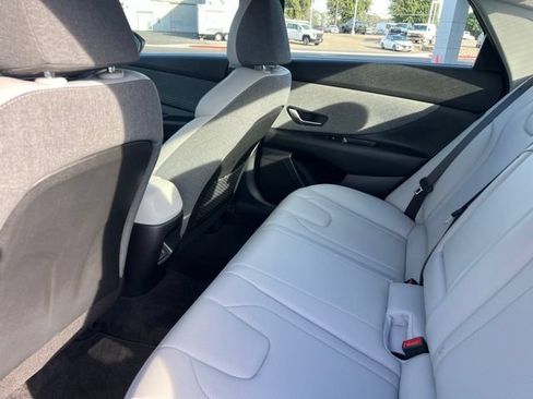 Used 2024 Hyundai Elantra Limited FWD image 21