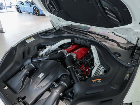 Used 2020 Ferrari Portofino image 47