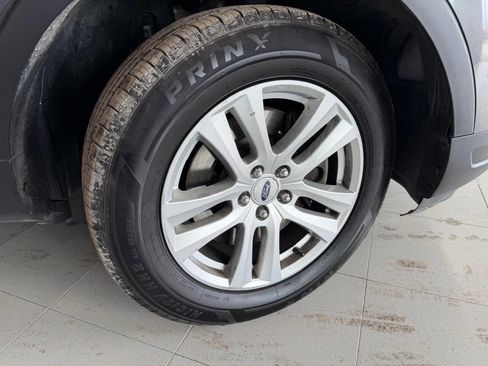 Used 2018 Ford Explorer XLT w/ Equipment Group 201A image 9