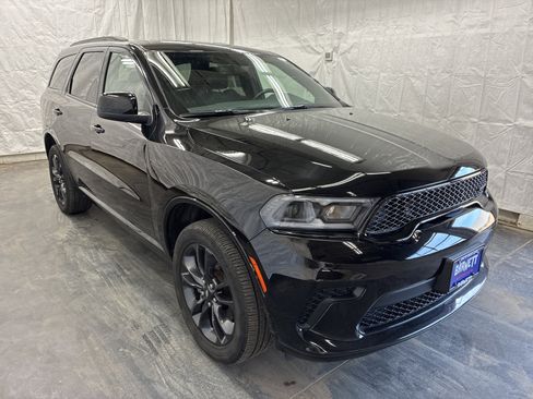 Used 2024 Dodge Durango SXT w/ SXT Blacktop Group AWD/4WD image 4