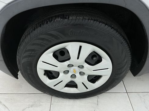 Used 2018 Chevrolet Trax LS FWD image 48