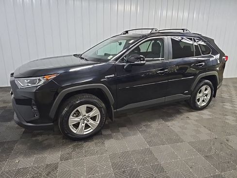 Used 2019 Toyota RAV4 XLE w/ Convenience Package AWD/4WD image 6