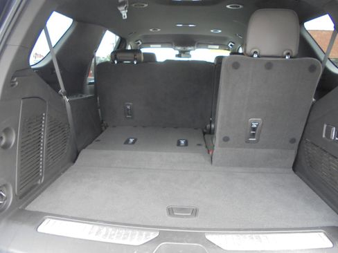 Used 2023 GMC Yukon AT4 w/ LPO, Floor Liner Package image 10