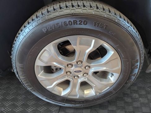 Used 2023 Ford F150 Platinum image 22