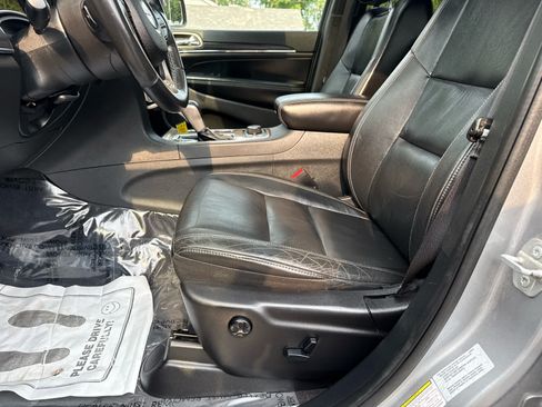 Used 2016 Jeep Grand Cherokee Limited w/ Trailer Tow Group IV AWD/4WD image 11